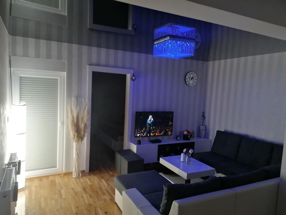 Nenadovic Apartman Obrenovac  エクステリア 写真