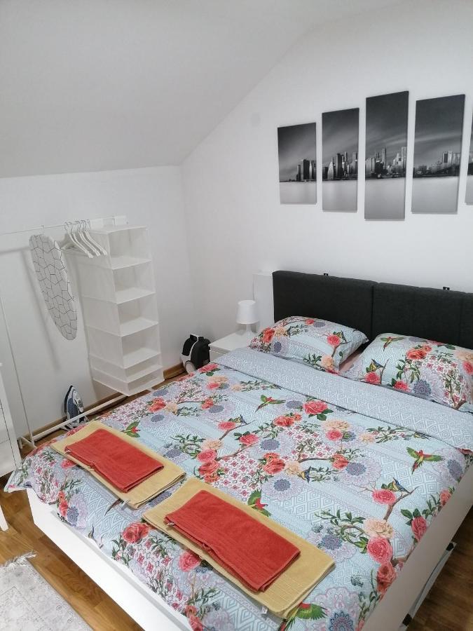 Nenadovic Apartman Obrenovac  エクステリア 写真