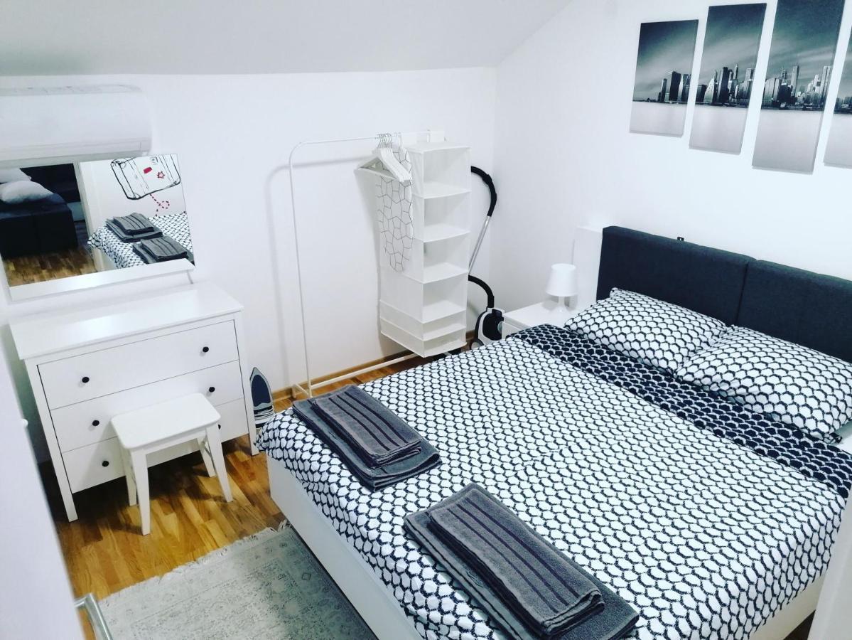 Nenadovic Apartman Obrenovac  エクステリア 写真