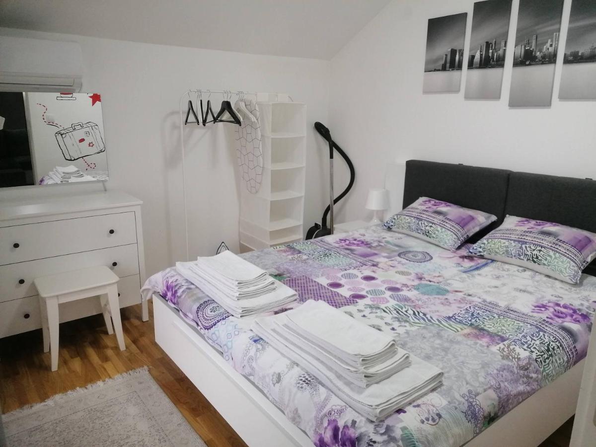 Nenadovic Apartman Obrenovac  エクステリア 写真
